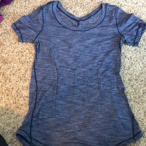 Lululemon tee size 4
